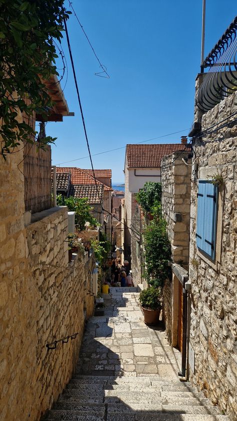 Croatia Style, Hvar Croatia Aesthetic, Croatian Summer, Croatia Aesthetic, Hvar Croatia, Gap Year Travel, Split Croatia, Europe Aesthetic, Zadar