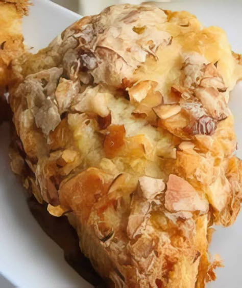 Almond Scones, Breakfast Scones, Baking Scones, Scone Recipes, Scones Recipe Easy, Homemade Scones, Breakfast Sweets, Sweet Breads, Crumpets