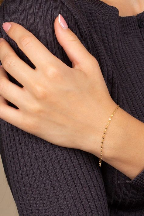 Dainty Gold Alloy Bracelet, Elegant Resizable Gold Bracelet, Elegant Resizable Gold Bracelets, Bracelet For Girls Gold Indian, Golden Bracelet For Women Indian, Minimalist Accessories Jewellery, Delicate Gold Bracelet, Gold Bracelet Simple, Gold Bar Bracelet