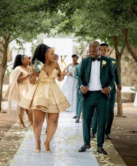 Shweshwe Wedding Dresses, Xhosa Wedding, Black People Weddings, Groomsmen Dress, African Bridesmaids, South African Traditional Dresses, Love Celebration, African Bridal Dress, African Bridesmaid Dresses