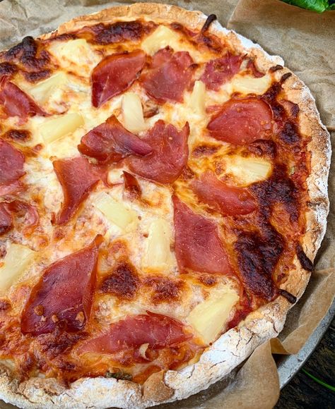 Homemade Low FODMAP Pizza - Low Fodmap Inspiration Potatoe Pizza, Low Fodmap Pizza, Fodmap Pizza, Fodmap Recipes Dinner, Low Fodmap Recipes Dinner, Best Meals, Pizza Flavors, Pizza Ingredients, Low Fodmap Recipes