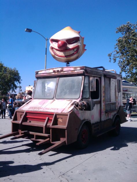 THIS is why I want an ice cream truck of my own. Twisted Metal, Scary Clowns, Creepy Clown, Ice Cream Truck, Car Games, Zombie Apocalypse, Food Truck, Car Ins, Recreational Vehicles