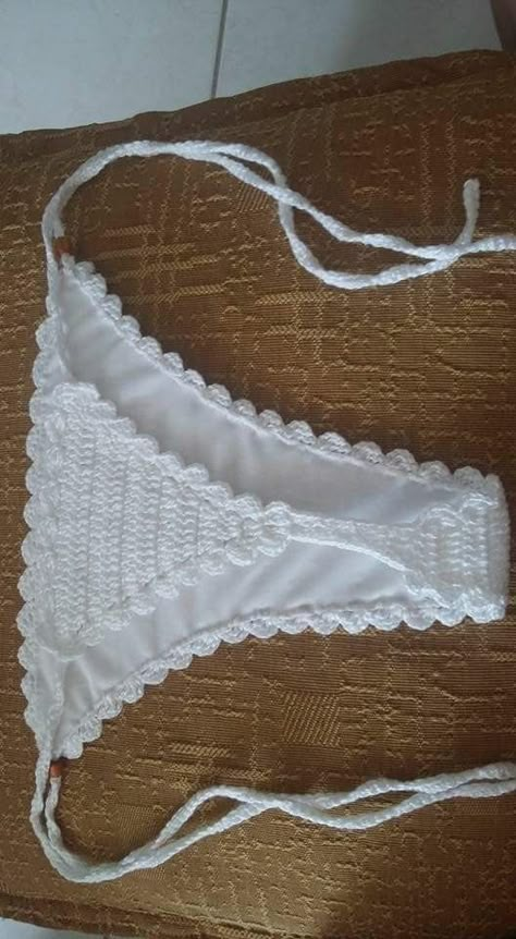 Crochet Beach Wear, Crochet Lingerie, Bikinis Crochet, Knitted Swimsuit, Crochet Doll Tutorial, Crochet Stitches Diagram, Crochet Swim, Crochet Bra, Crochet Swimwear