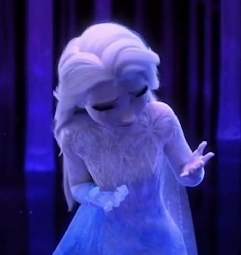 Elsa Freezing, Princesa Anna Frozen, Frozen Photos, Elsa Hair, Anna Und Elsa, Olaf's Frozen Adventure, Frozen Queen, Disney Princess Elsa, Frozen Disney Movie