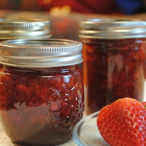 SB Canning creates a few recipes of their own! - SBCanning.com - homemade canning recipes Balsamic Jam, Pepper Jam, Raspberry Jam Recipe, Strawberry Balsamic, Canning Jam, Like Mother Like Daughter, Pepper Jelly, Jam And Jelly, Jam Recipe