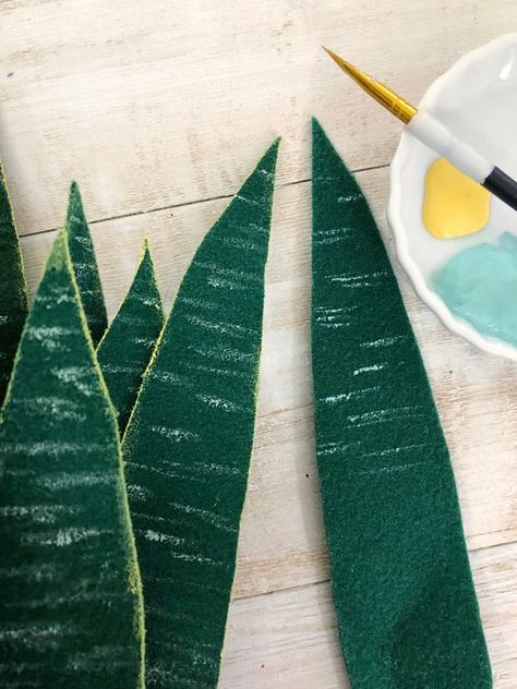 Fabric Snake Plant Pattern, Felt Succulents Template Free, Felt Succulent Pattern, Felt Snake, Mother In Law Plant, Felt Cacti And Succulents, Encanto Theme, Plant Diy, Pencil Crafts