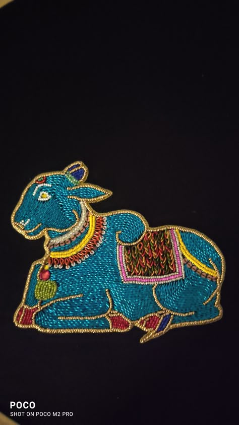 Nandhi 🙏 Zardosi Chain Stitch Design, Tambour Stitch In Aari Design, Aari Chain Stitch Designs, Tambour Stitch, Rajasthani Motifs, Aari Stitches, Aari Motif, Rope Stitch, Animal Patches