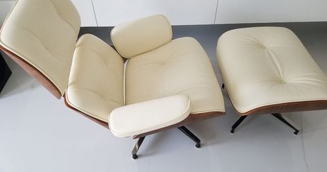 The difference between the three types of white leather for Eames chairs - CurverK White Eames Chair, Eames Chairs, Pure White, Eames Lounge Chair, White Leather, Lounge Chair, Lounge, Pure Products, White