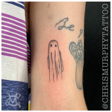 Tattoo Ideas Ghost, Phoebe Bridgers Ghost, Goth Tatoos, Phoebe Bridgers Tattoo, Pop Culture Tattoos, Stick And Pokes, Rocket Tattoo, Culture Tattoos, Book Tattoo