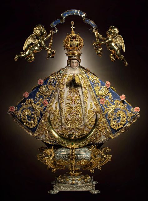 Virgen de San Juan de los Lagos - Wikipedia, la enciclopedia libre Holly Pictures, Catholic Pictures, High Priest, Mother Goddess, Catholic Faith, The Covenant, Glow Up?, Madonna, Santos