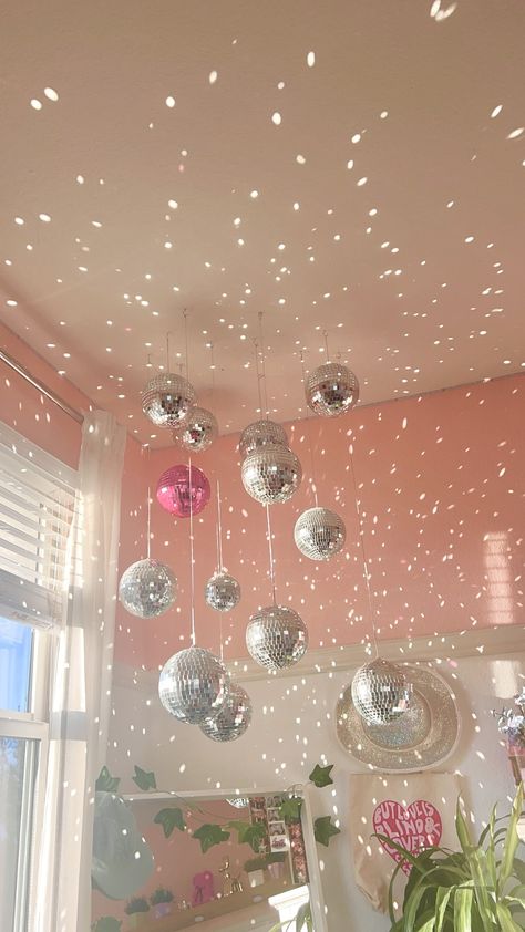 Sparkle Bedroom, Room Vibes, Sparkling Lights, Toy Rooms, Bedroom Colors, Disco Ball, My New Room, Girl's Room, House Inspo