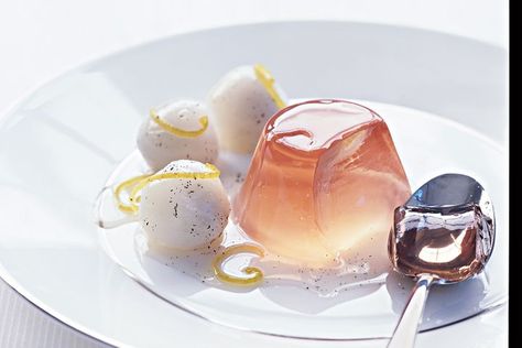 Champagne Jellies, Luxury Desserts, Dessert Person, Champagne Jelly, Jelly Drink, Champagne Breakfast, Pastry Ideas, Light Dessert, Queens Gambit