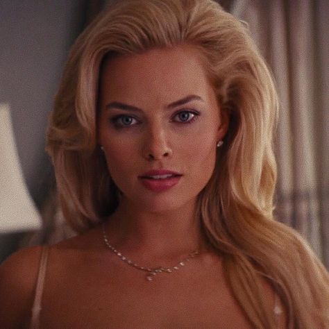 movie slutz shared a photo on Instagram: “I believe that nobody’s perfect. that being said, visual perfection does exist & that my friends,…” • See 1,890 photos and videos on their profile. Wall Street Fashion, Margot Robbie Wolf, Naomi Lapaglia, The Wolf Of Wall Street, Margot Robbie Harley, Wolf Of Wall Street, The Wolf, Margot Robbie, Aphrodite