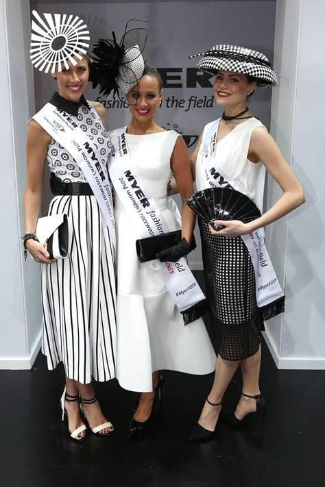 Myer fashions on the field women's racewear winners, first place Brodie Worrell (C), first runner up Olivia Moor (L) and second runner up Stacie Kidner (R) at Derby Day. Melbourne Cup Dresses, Ladies Day Outfits, Derby Day Fashion, Spring Racing Fashion, Melbourne Cup Fashion, Fascinator Hats Outfit, Kentucky Derby Outfit, Kentucky Derby Fashion, Derby Attire