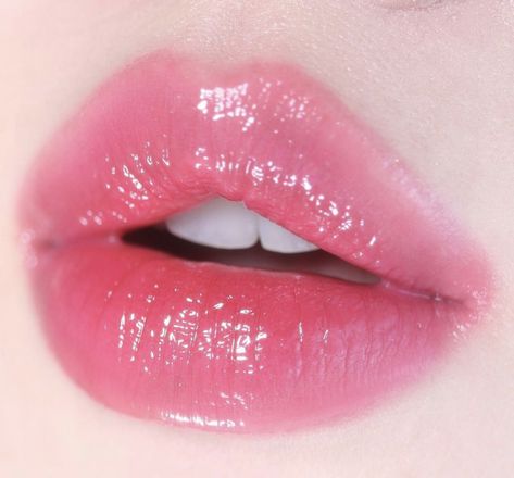 Bibir Pink, Rosy Lips, Clear Glowing Skin, Nice Lips, Ulzzang Makeup, Glitter Face, Lip Gloss Collection, Natural Lipstick, Lips Shades