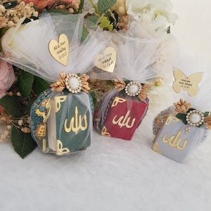 Luxury Custom Mini Quran Favor Arabic Quran Nikkah Islamic - Etsy Nikkah Goodie Bags, Arab Wedding Favors, Nikkah Favour Boxes, Nikkah Favours, Muslim Wedding Decorations, Wedding Favours Muslim, Ramadan Favors, Nikkah Favors, Nikkah Gifts