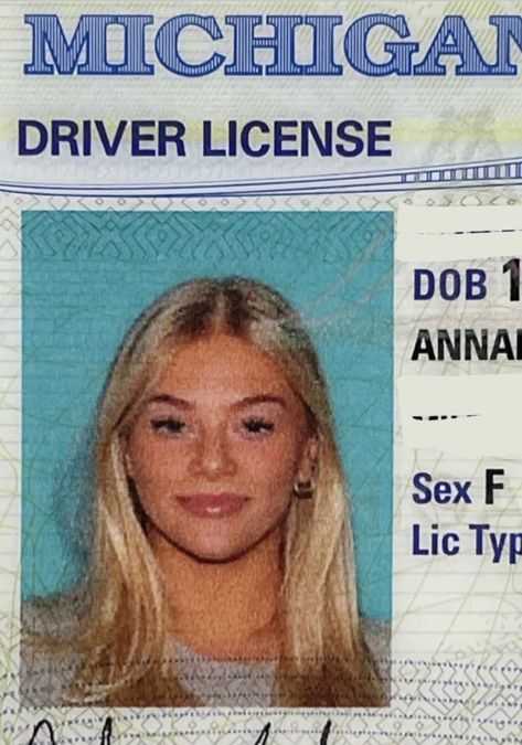 Cute License Pictures, Good License Photo, License Photo Aesthetic, Drivers Licence Photo Makeup, Driving License Photo, Drivers Licence Aesthetic Photo, Permit Picture Ideas, Drivers Lisence Photos, License Id Picture