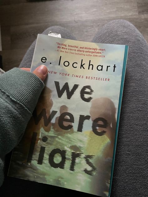 Heartbreaking Books, Annotation Aesthetic, E Lockhart, We Were Liars, Reading Motivation, Girl Reading, Plot Twist, E Books, Amazon Books