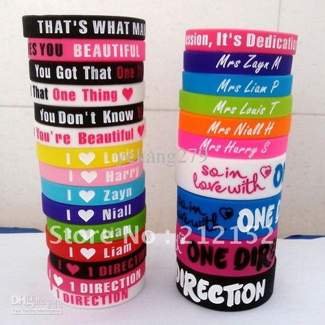 HOT 25pcs I love one direction silicone wristband Silica gel bracelet Wrist Band I Heart 1D Bracelets free shipping-in Heart Jewelry from Jewelry on Aliexpress.com One Direction Accessories, One Direction Logo, One Direction Gifts, One Direction Birthday, 1d Merch, One Direction Shirt, One Direction Merch, One Direction Fandom, Zayn Malik Pics