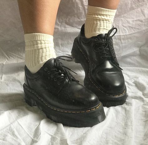 Loafers Aesthetic, Doc Martens Oxfords, Doc Marten Shoes, Doc Martens Aesthetic, Doc Marten Platform, Doc Martens Loafers, Dr Martens Loafers, Dr Martens Oxford, Oxfords Outfit