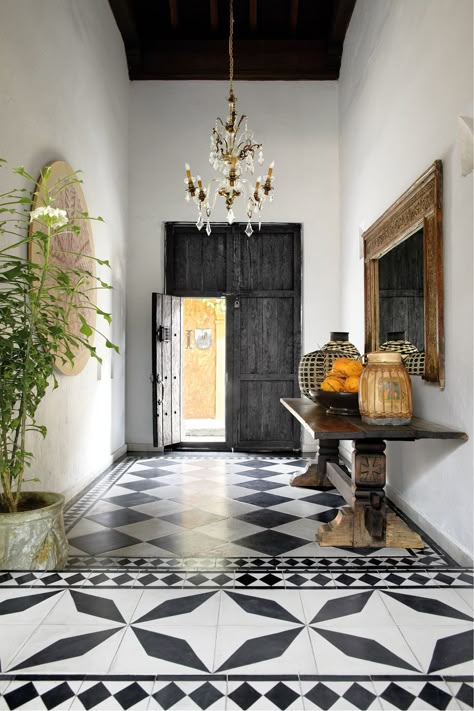 This Colombian Fashion Designer Brings a Sophisticated Spirit Into Her Cartagena Home- ELLEDecor.com Vintage Tile Floor, Interior Vintage, Casas Coloniales, Lobby Design, Vintage Tile, Hotel Decor, Industrial House, Style At Home, Mid Century House