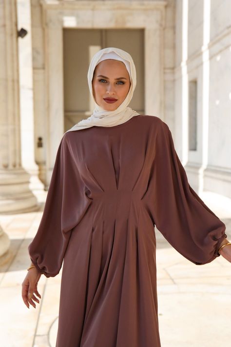 Brown Silk Dress Hijab, Brown Dress Hijab Outfit, Brown Hijab Dress, Muslim Fashion Dress Modern, Modest Brown Abaya For Eid, Stylish Abaya Designs, Luxury Elegant Brown Abaya, Elegant Long Sleeve Brown Abaya, Braidsmaid Dresses