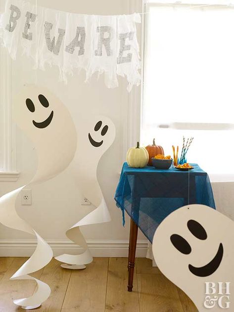 Make your own Halloween ghost decorations this holiday season. From festive to frightening, make your home boo-tiful with these ghostly Halloween crafts projects. Halloween Ghost Craft, Ghost Project, Halloween Tricks, Ghost Crafts, Easy Halloween Party, Halloween Craft Projects, Ghost Party, Halloween Ghost Decorations, Halloween Crafts For Toddlers