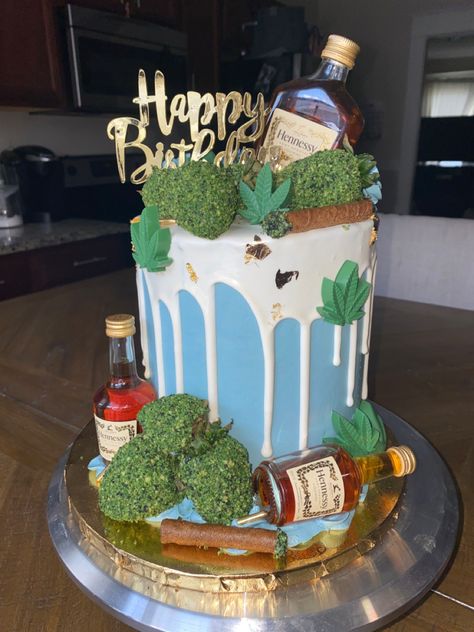 His 21st Birthday Cake, 21st Birthday Ideas For Stoners, Henny Birthday Cake Ideas, Mens 18th Birthday Party Ideas, 20 Birthday Cake Men, 21st Birthday Ideas Party, 21st Birthday Cake Men, 24th Birthday Cake For Him, Backwoods Cake