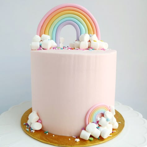 Finished off this sweet rainbow cake with some marshmallows for cloud, and topped off with a sprinking of @sweetapolita’s sprinkles ✨ Rainbow Marshmallow Cake, Cake With Rainbow On Top, Rainbow Mini Cake, Rainbow And Clouds Cake, Sweetapolita Cake, Cloud Nine Cake, Simple Rainbow Cake, Cloud 9 Cake, Pink Rainbow Cake