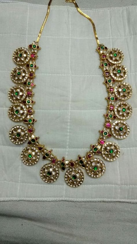 Uncut Diamond Bottu Mala, Bottumala Haram, Bottu Mala Jewellery Designs, Bottumala Designs, Bottu Mala Designs, Bottu Mala, Kundan Haram, Antique Necklace Gold, Indian Wedding Jewelry Sets