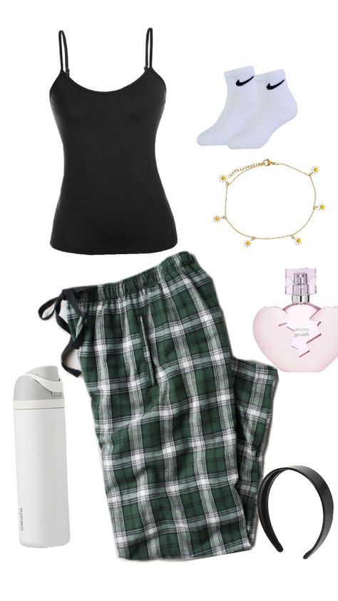 Sleep Fits Aesthetic, Messy Outfit Lazy Days, Comfy Pj Outfits, Comfy Pajama Outfits, How To Style Pajama Pants, Cozy School Outfits Lazy Days, Sleep Wear Outfit, Outfits For Period Days, Pj Day Outfits