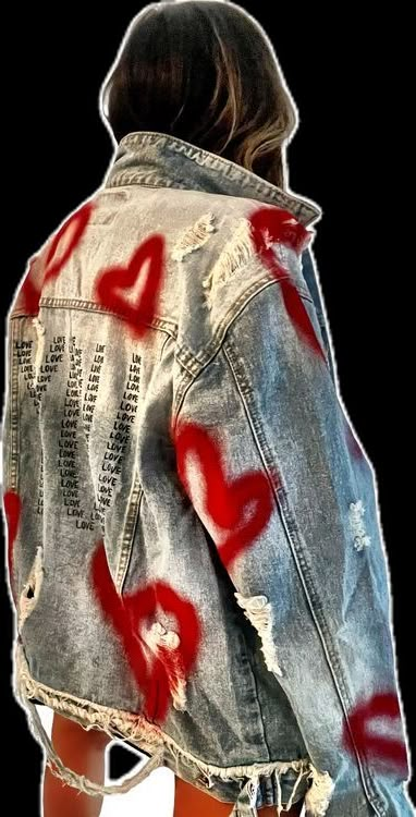 Spray Painting On Clothes, Spray Paint Denim Jacket, Spray Painted Jacket, Jeans Jacket Painted, Spray Paint Clothes, Spray Paint Jeans, Jean Jacket Painted, Painting On Clothes, Heart Jacket