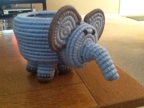 Elephant basket I made with paper coil and yarn. Elephant Basket, Rope Bags, Coil Basket, Rope Bowls, Bored Kids, Yarn Basket, Happy Rock, Coil Pots, Basket Making