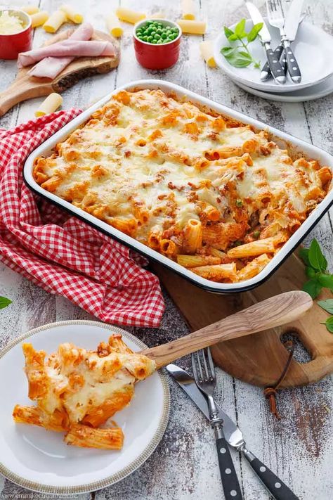 Rigatoni, Food Inspo, Pizza Pasta, Pampered Chef, Italian Recipes, Food And Drink, Pizza, Sauce, Chef