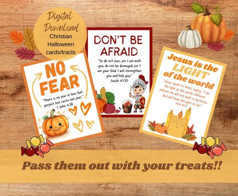 Christian Halloween Gifts, Halloween Tracts, Fall Harvest Festival, Christian Halloween, Trick Or Treat Candy, Christian Activities, Carte Halloween, Message Positif, Bible Verse Cards