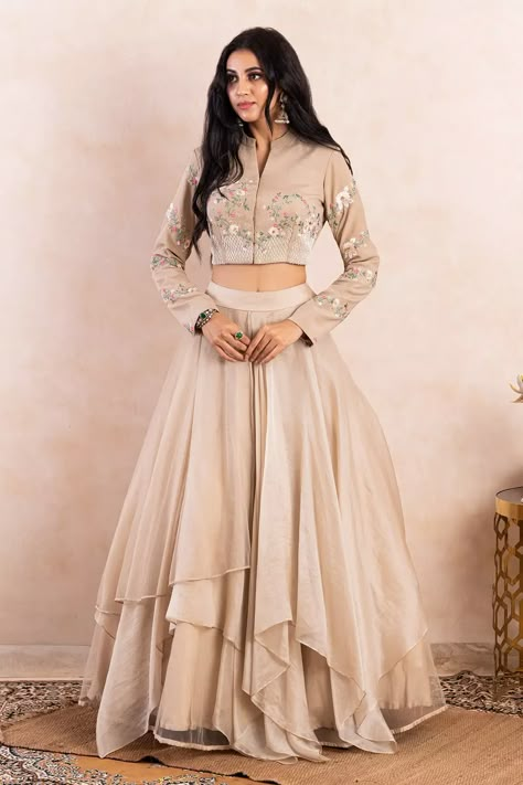 Beige Lehenga, Lengha Blouse Designs, Mandarin Collar Jacket, Long Blouse Designs, Side Face, Function Dresses, Organza Embroidery, Trendy Outfits Indian, Long Gown Design