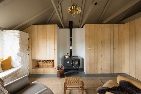 Hidden kitchen in modern renovation of traditional fisherman's cottage Scottish Kitchen, Small Stone Cottage, Fisherman's Cottage, Scottish Cottages, Croft House, Fishermans Cottage, Vintage Ikea, Hidden Kitchen, Dark Kitchen