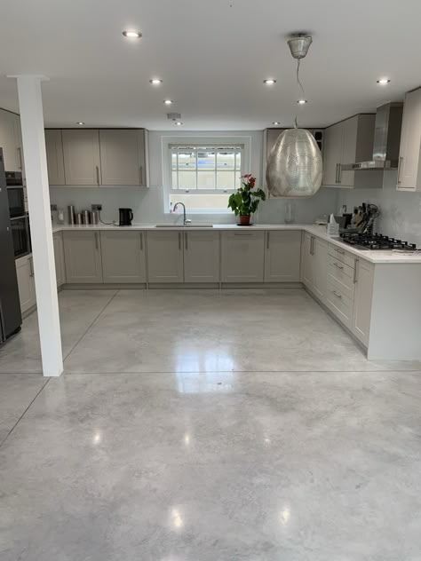 Polished Concrete Floors Farmhouse, Cement Floor Kitchen Modern, Kitchen Design Polished Concrete Floors, Polished Concrete Kitchen Floor White Cabinets, Room Floor Tiles Design, Polished Concrete Floor Kitchen Rustic, Living Room Floor Tiles Design, Indoor Concrete Floor Ideas, Floor Tiles Design Ideas