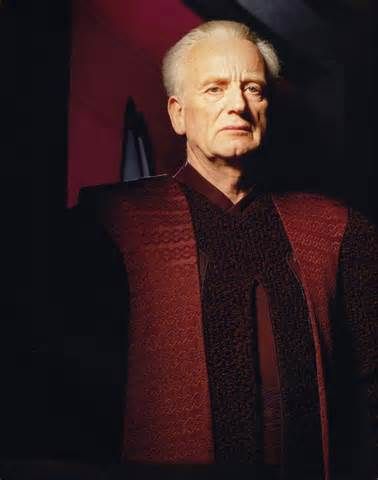 Chancellor Palpatine,later Emperer, [Ian McDiarmid], Star Wars Ian Mcdiarmid, Chancellor Palpatine, Emperor Palpatine, Mace Windu, Dark Side Star Wars, Galactic Republic, Star Wars Outfits, Star Wars Film, Star Wars Pictures