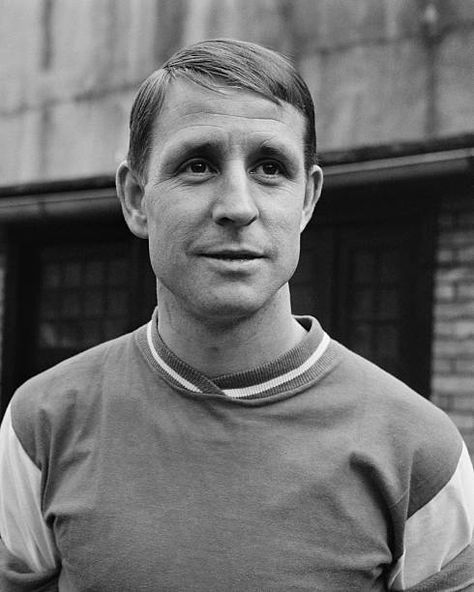 Raymond Kopa of Stade de Reims & France in 1967. Raymond Kopa, Reims France, All Star Team, European Cup, Football Vintage, Media Platform, Fifa World Cup, Alfredo, Football Soccer