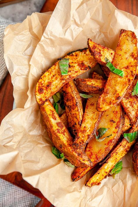 Air Fried Potato Wedges, Fried Potato Wedges, Spicy Potato Wedges, Pork Stew Recipes, Air Fry Potatoes, Crispy Potato Wedges, Crispy Baked Potatoes, Potato Wedges Recipe, Potato Wedges Baked