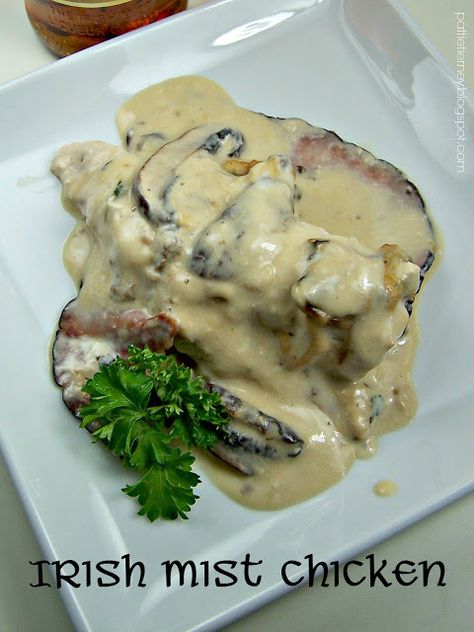 Irish Chicken In Whiskey Cream Sauce, Irish Chicken Recipes St Patrick, Easy Irish Dinner Recipes, St Patrick’s Recipes, Irish Chicken Recipes, Irish Dinner Recipes, Irish Meals, Irish Chicken, Irish Foods