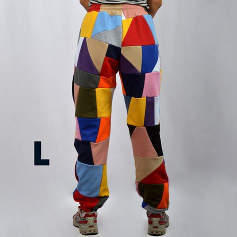 We offer a unique and colorful patchwork design pants. The colors of each model are unique and not repeatable. Add stylish and vibrant notes to your look. This demi-season clothes is made of the highest quality cotton fabric, very comfortable and pleasant to the touch. The pants are very comfortable and do not restrict movement, suitable for home, jogging, yoga, walking in the fresh air. If you like bright and unusual things, then this sweatpants will be a great choice for you or for those to wh Patchwork Sweatpants, Quilted Pants, Design Pants, Fabric Pants, Cozy Pants, Womens Sports, Artist Outfit, Unusual Things, Estilo Chic