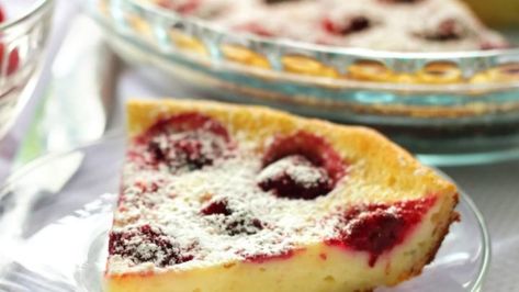 Layered creamy lemon and raspberry cake - Starts at 60 Berry Custard Pie, Berry Custard, Sandra Lee Recipes, Rhubarb Custard Pies, Raspberry Cake Recipes, Custard Pie Recipe, Lemon Cakes, Sandra Lee, Rhubarb And Custard