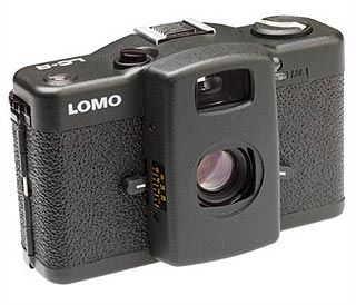 my first lomo Lomo Camera, Fotocamere Vintage, Simple Camera, Car Boot, History Of Photography, Compact Camera, Camera Lenses, Boots For Sale, Binoculars