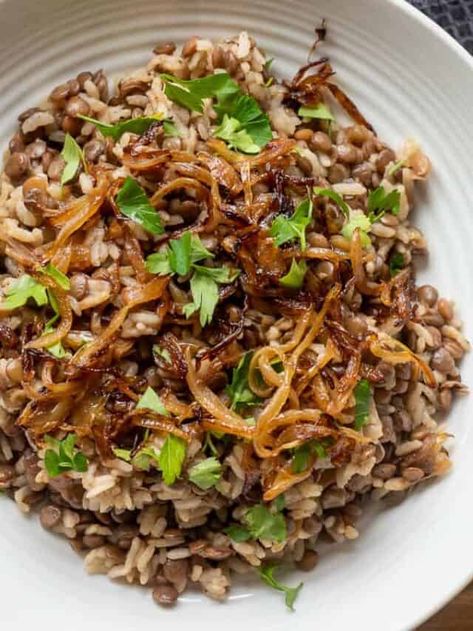 Lebanese Lentils and Rice Dish - Mdardara - Cooking Gorgeous Lebanese Lentils And Rice Recipe, Lebanese Lentils And Rice, Lebanese Lentils, Cooking Green Lentils, Armenian Recipes, Lentils And Rice, Vegetarian Main Dishes, Crispy Onions, Eastern Cuisine