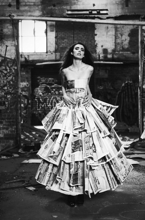 Newspaper Fashion Design, High Fashion Shoots, Newspaper Background, Newspaper Fashion, Newspaper Dress, Dress Maker, Paper Fashion, Creative Photoshoot Ideas, Portrait Photoshoot