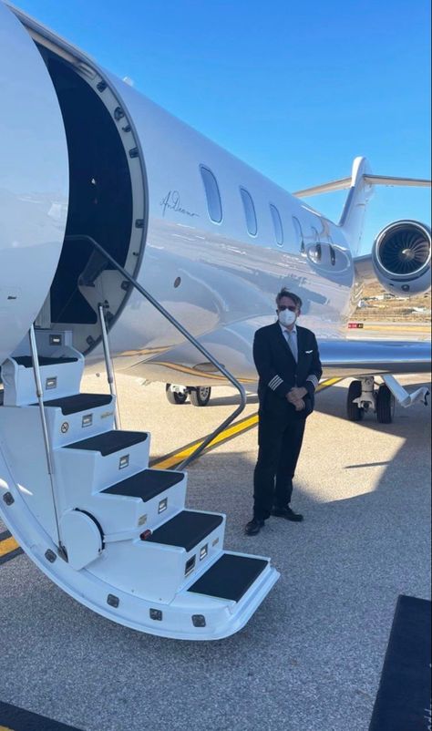 Private Jet Travel, Jet Privé, Luxury Jets, Luxury Lifestyle Couple, Luxury Private Jets, Military School, Luxury Lifestyle Dreams, Mood Instagram, Luxury Aesthetic