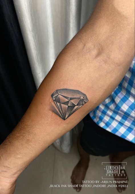 Realistic Diamond Tattoo, Diamond Tattoo Men, Diamante Tattoo, Small Diamond Tattoo, Diamond Tattoo Designs, Arm Tattoos Black, Teacup Tattoo, Diamond Tattoo, Stone Tattoo