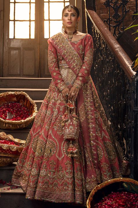 Mohsin Naveed Ranjha Design Studio. Sabaa Maharani Designer Boutique, Pakistani Bridal Dress, Dupatta Style, Bridal Dupatta, Latest Bridal Lehenga, Bridal Dresses Pakistan, Pakistani Wedding Dress, Lehenga Style, Pink Lehenga